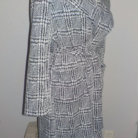 SHINESTAR COLLECTION MS SIZE LARGE BLACK AND WHITE PLAID BELTED WAIST MIDI COAT - Picture 4 of 9